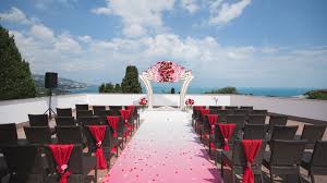 Couple celebrating destination wedding with Vizzve instant loan support